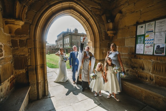 Stan-Seaton-Photography-wedding-car-arriving-at-the-church