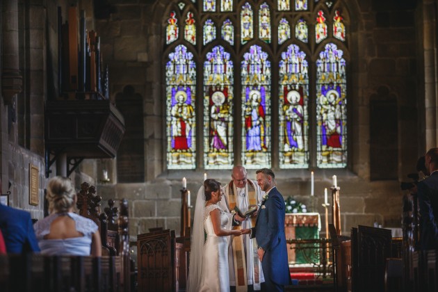 Stan-Seaton-Photography-bride-and-father-walking-down-the-aisle