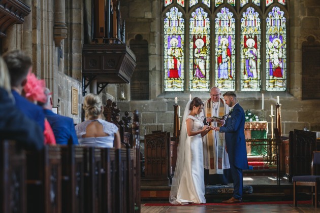 Stan-Seaton-Photography-bride-and-groom-exchanging-rings