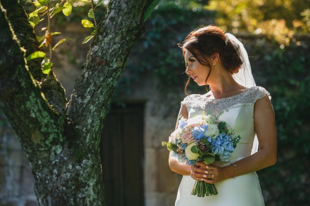 Stan-Seaton-Photography-Headlam-Hall-wedding-bride-with-bouquet